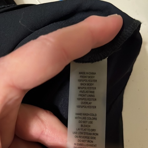 Vince Camuto dressy black blouse. Size large - Picture 8 of 9